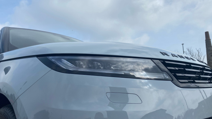Land Rover Range Rover Sport 4.4 P635 V8 SV 5dr Auto Petrol Estate - Image 17